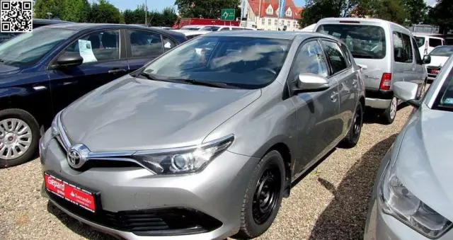 TOYOTA Auris 