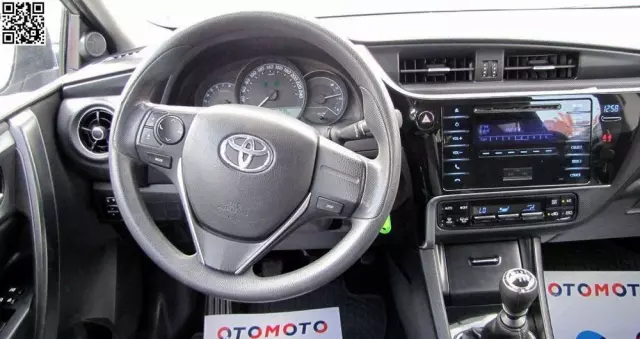 TOYOTA Auris 
