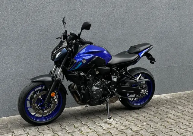 YAMAHA MT 