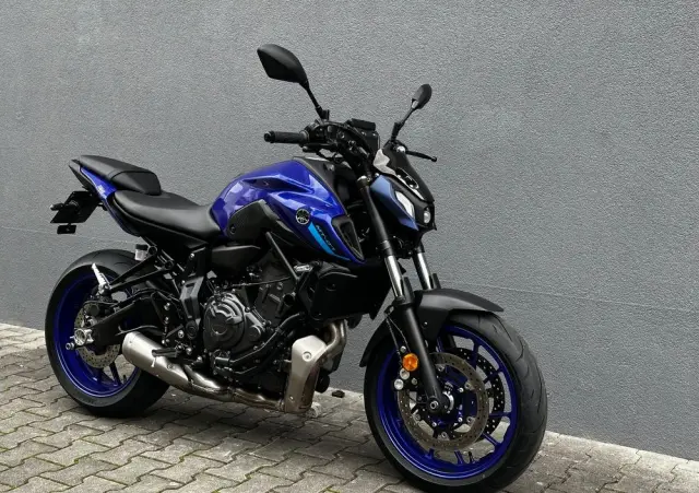 YAMAHA MT 
