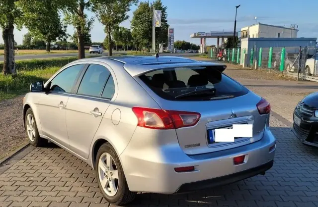 MITSUBISHI Lancer 