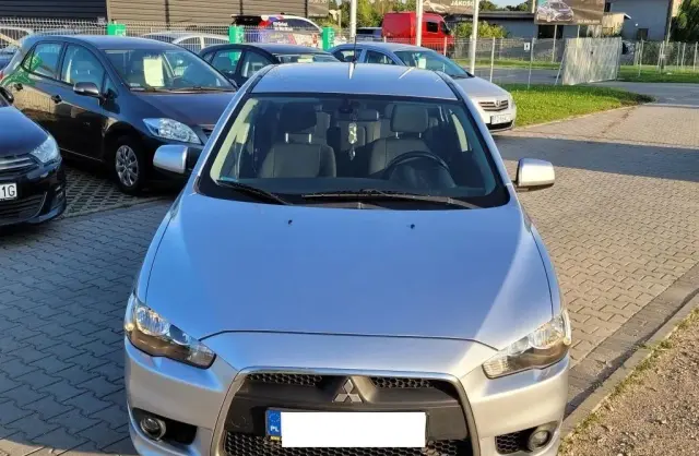 MITSUBISHI Lancer 