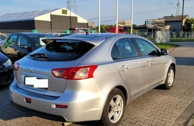 MITSUBISHI Lancer 
