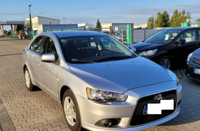 MITSUBISHI Lancer 