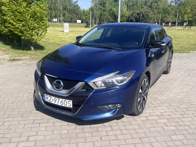 NISSAN Maxima 