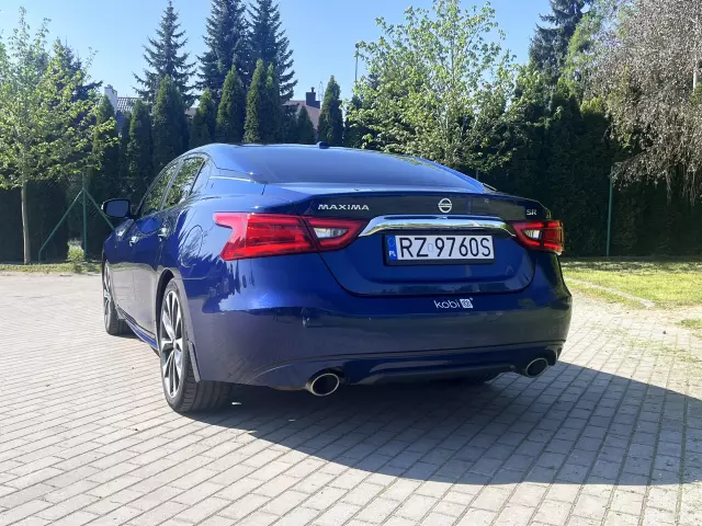 NISSAN Maxima 