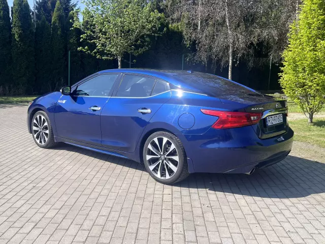 NISSAN Maxima 