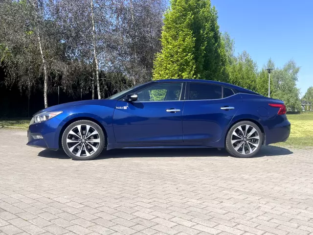 NISSAN Maxima 