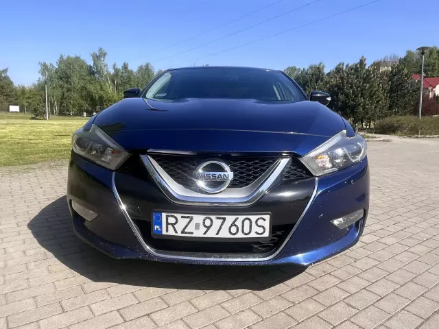 NISSAN Maxima 