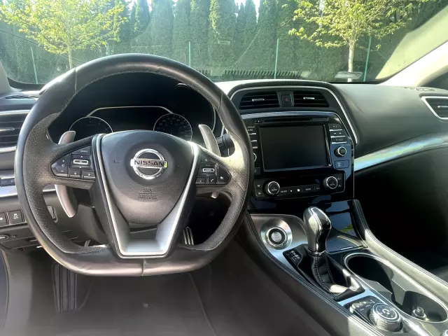 NISSAN Maxima 