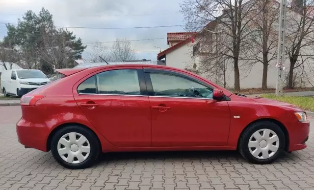MITSUBISHI Lancer 
