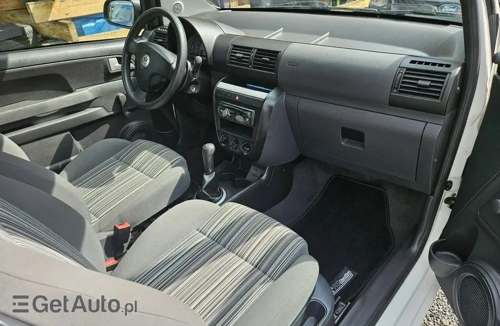 VOLKSWAGEN Fox 