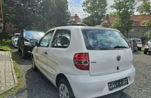 VOLKSWAGEN Fox 