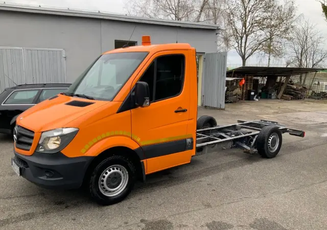 MERCEDES-BENZ SPRINTER 319 