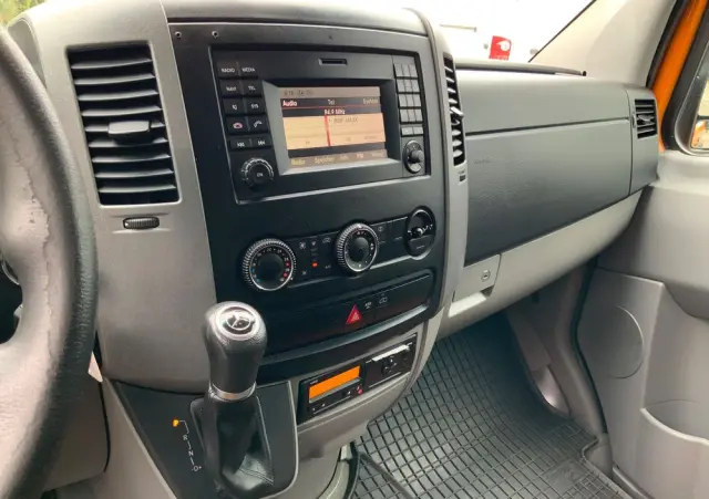 MERCEDES-BENZ SPRINTER 319 