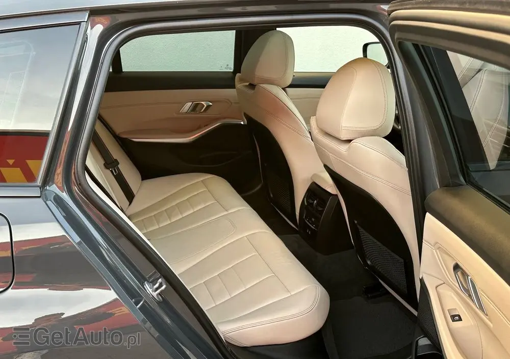 BMW Seria 3 318i M Sport