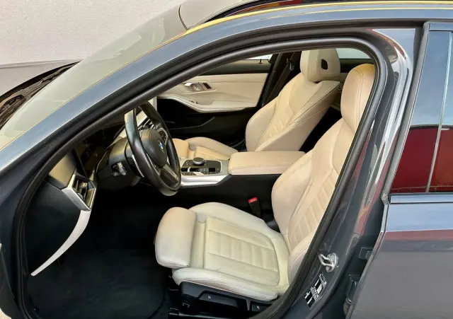 BMW Seria 3 318i M Sport