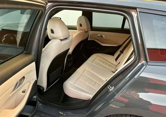 BMW Seria 3 318i M Sport