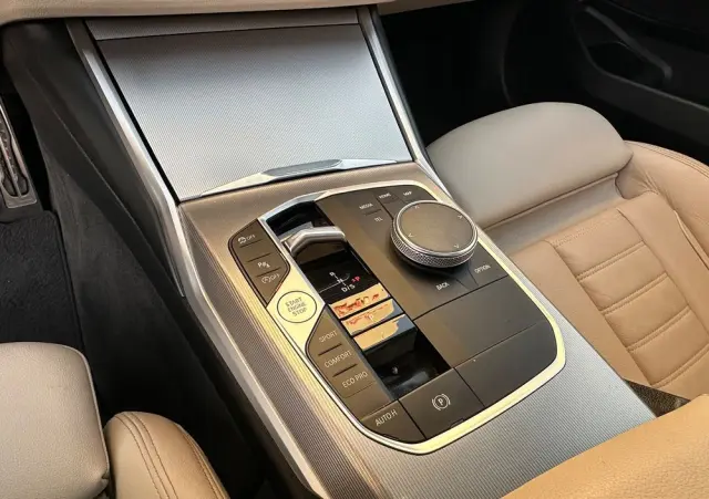 BMW Seria 3 318i M Sport