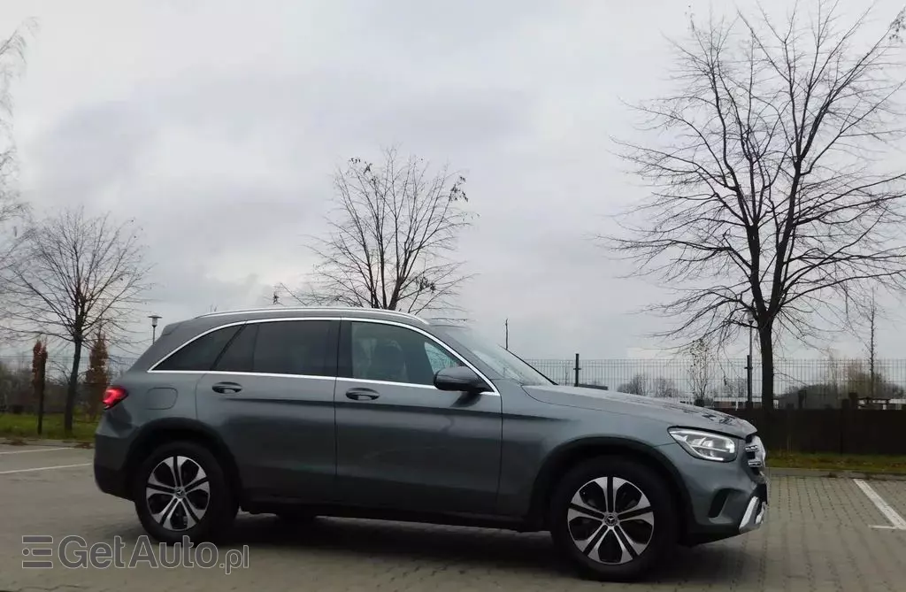 MERCEDES-BENZ GLC 