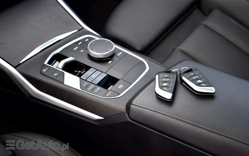 BMW Seria 3 320d xDrive Luxury Line sport