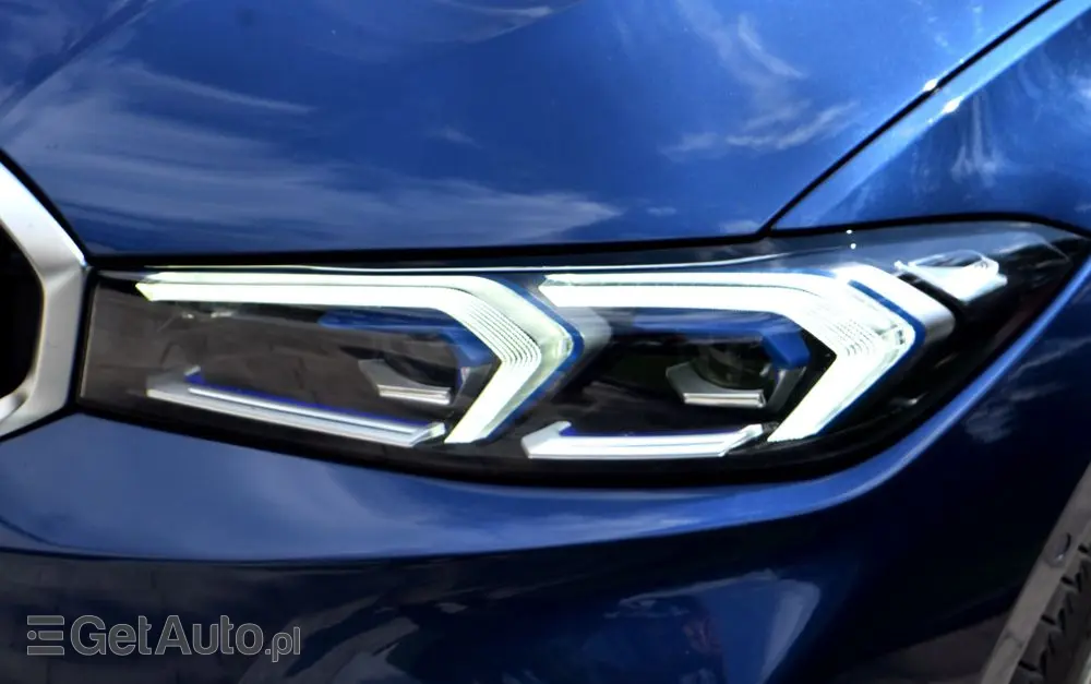 BMW Seria 3 320d xDrive Luxury Line sport
