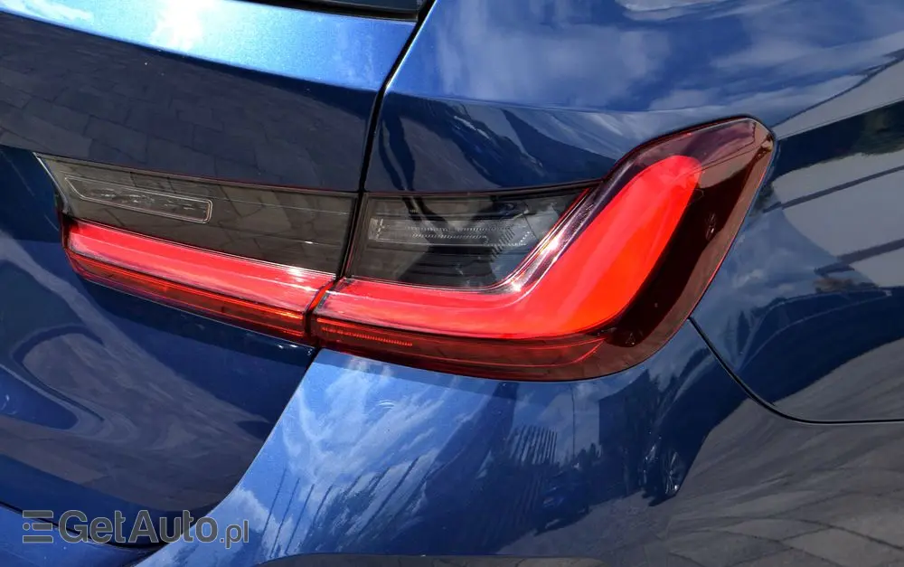 BMW Seria 3 320d xDrive Luxury Line sport