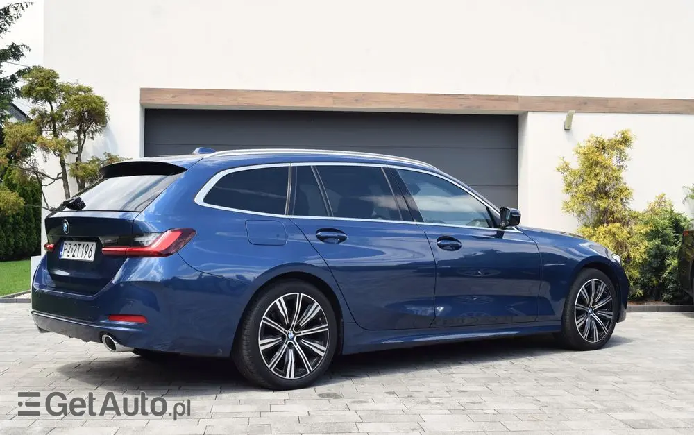 BMW Seria 3 320d xDrive Luxury Line sport