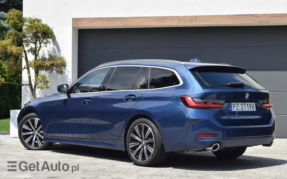 BMW Seria 3 320d xDrive Luxury Line sport
