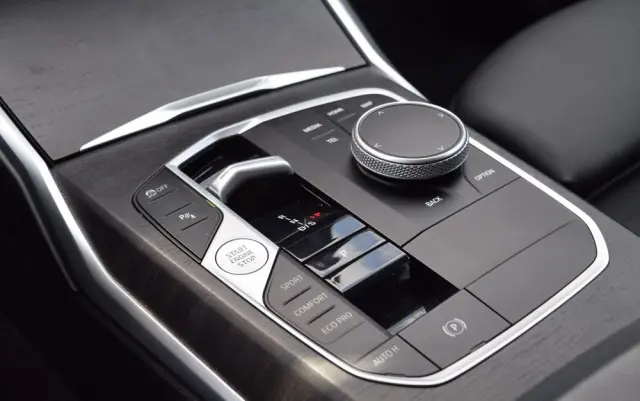 BMW Seria 3 320d xDrive Luxury Line sport