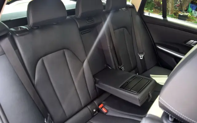 BMW Seria 3 320d xDrive Luxury Line sport