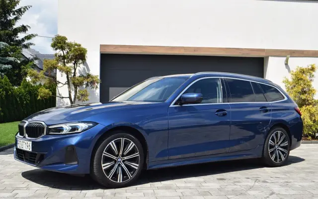 BMW Seria 3 320d xDrive Luxury Line sport