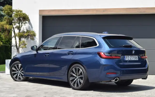 BMW Seria 3 320d xDrive Luxury Line sport