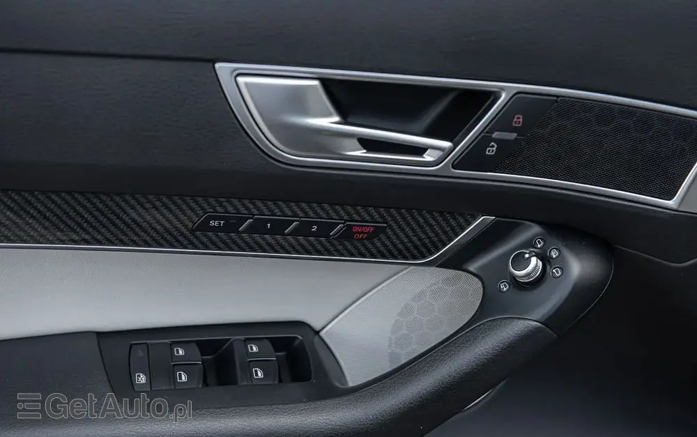 AUDI RS6 Ver-5-0-tfsi-quattro-tiptr