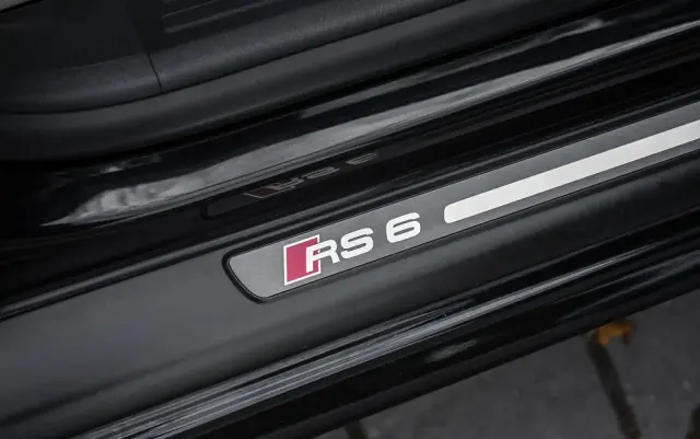 AUDI RS6 Ver-5-0-tfsi-quattro-tiptr