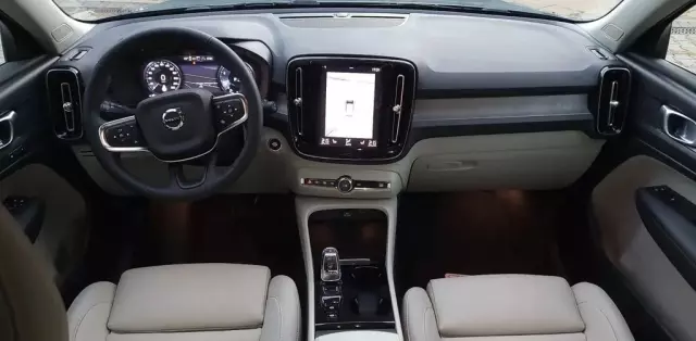 VOLVO Xc 40 