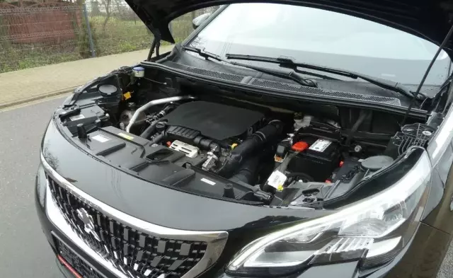 PEUGEOT 3008 