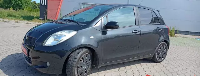 TOYOTA Yaris 1.3 i VVT-i (87 KM)