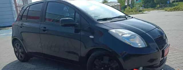TOYOTA Yaris 1.3 i VVT-i (87 KM)