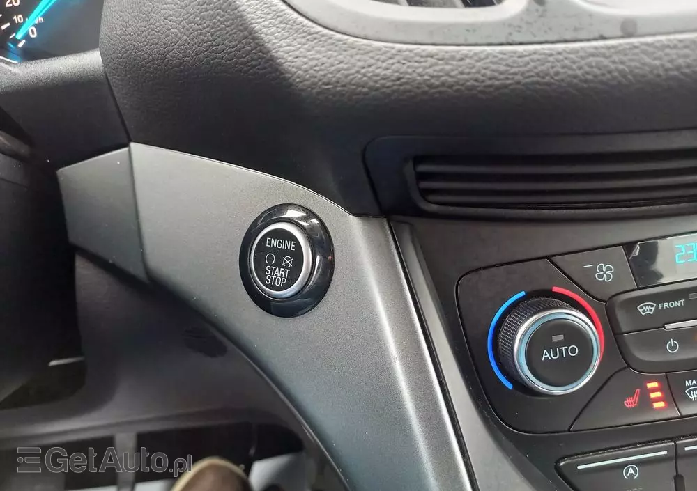 FORD Kuga 2.0 TDCi 2x4 Titanium