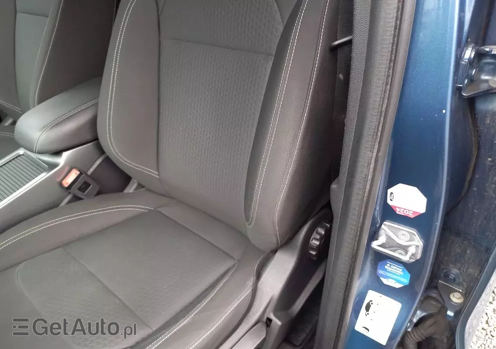 FORD Kuga 2.0 TDCi 2x4 Titanium