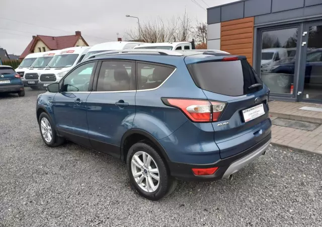FORD Kuga 2.0 TDCi 2x4 Titanium