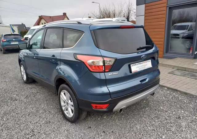 FORD Kuga 2.0 TDCi 2x4 Titanium