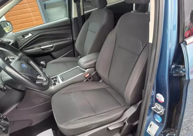 FORD Kuga 2.0 TDCi 2x4 Titanium