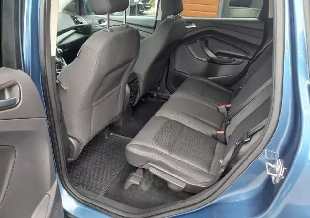 FORD Kuga 2.0 TDCi 2x4 Titanium