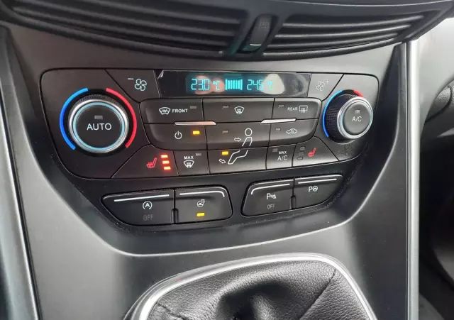 FORD Kuga 2.0 TDCi 2x4 Titanium