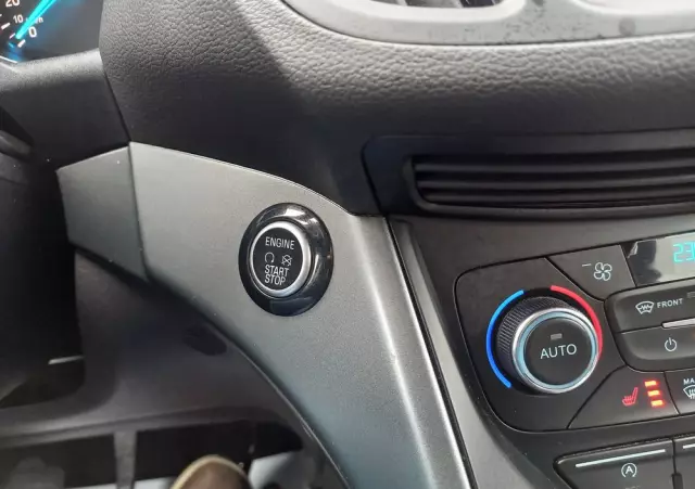 FORD Kuga 2.0 TDCi 2x4 Titanium