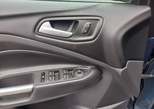 FORD Kuga 2.0 TDCi 2x4 Titanium