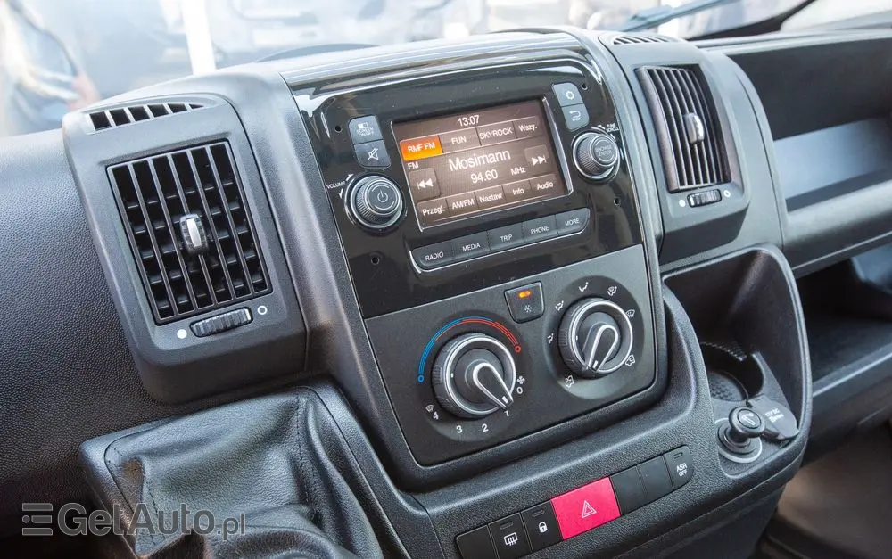 PEUGEOT Boxer L2H2 ŚREDNI 2.2 BlueHDI *PREMIUM* 