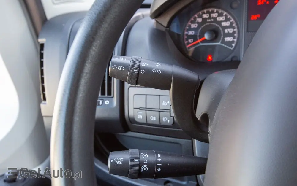 PEUGEOT Boxer L2H2 ŚREDNI 2.2 BlueHDI *PREMIUM* 